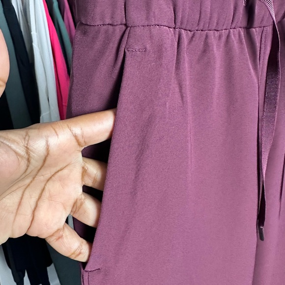 LULULEMON ON THE FLY PANTS SIZE 2 ❌ BLACK CHERRY OR DEEP PLUM SEE PICTURES - Picture 4 of 11